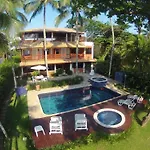 Magnífica Casa na Praia do Lázaro Pé na Areia 4 suítes