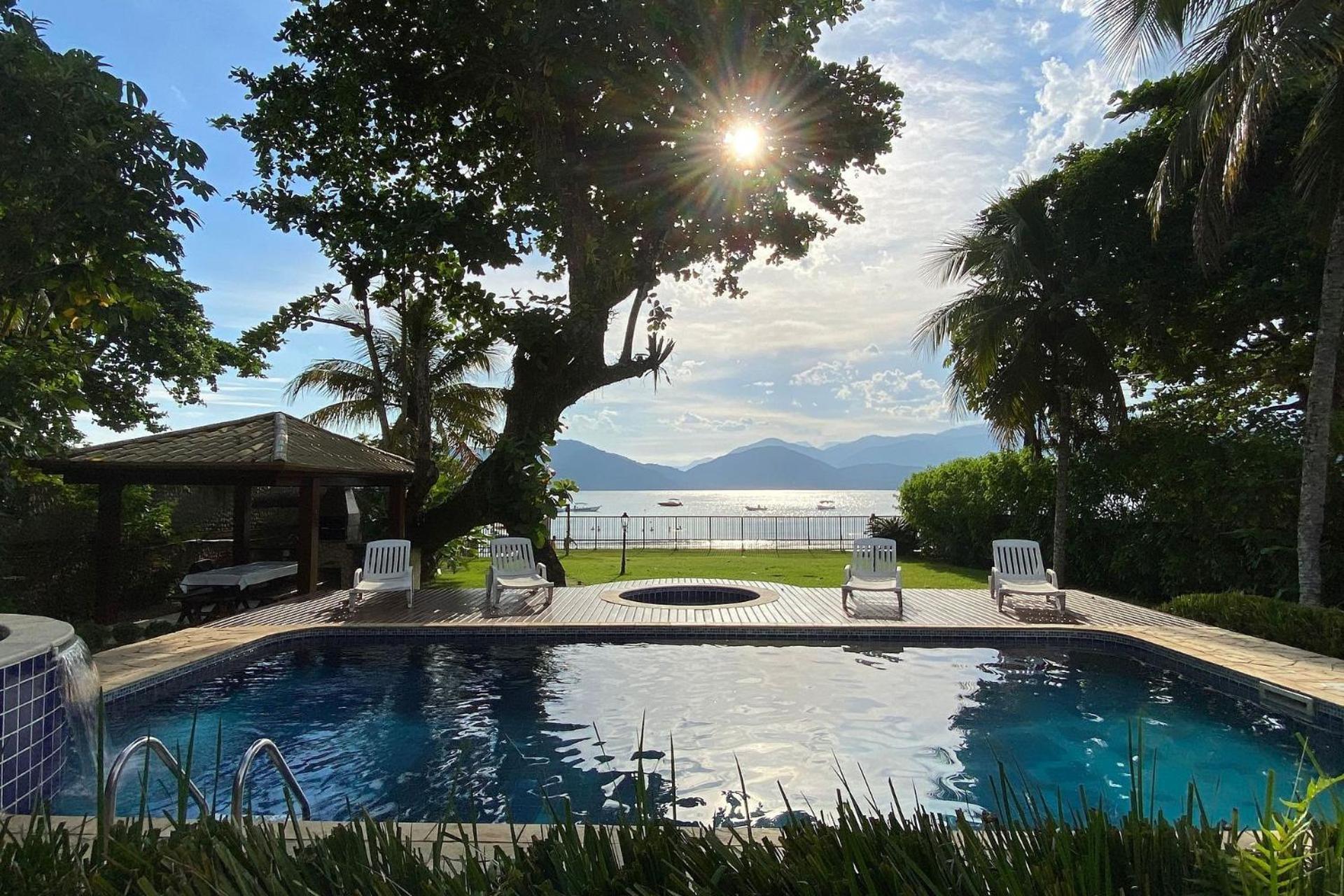 Casa de férias Magnifica Casa Pe Na Areia 4 C/ Ar E Piscina Ubatuba